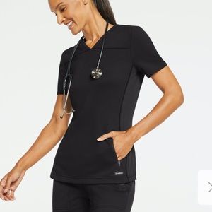 Jaanuu XS women’s scrub top, black